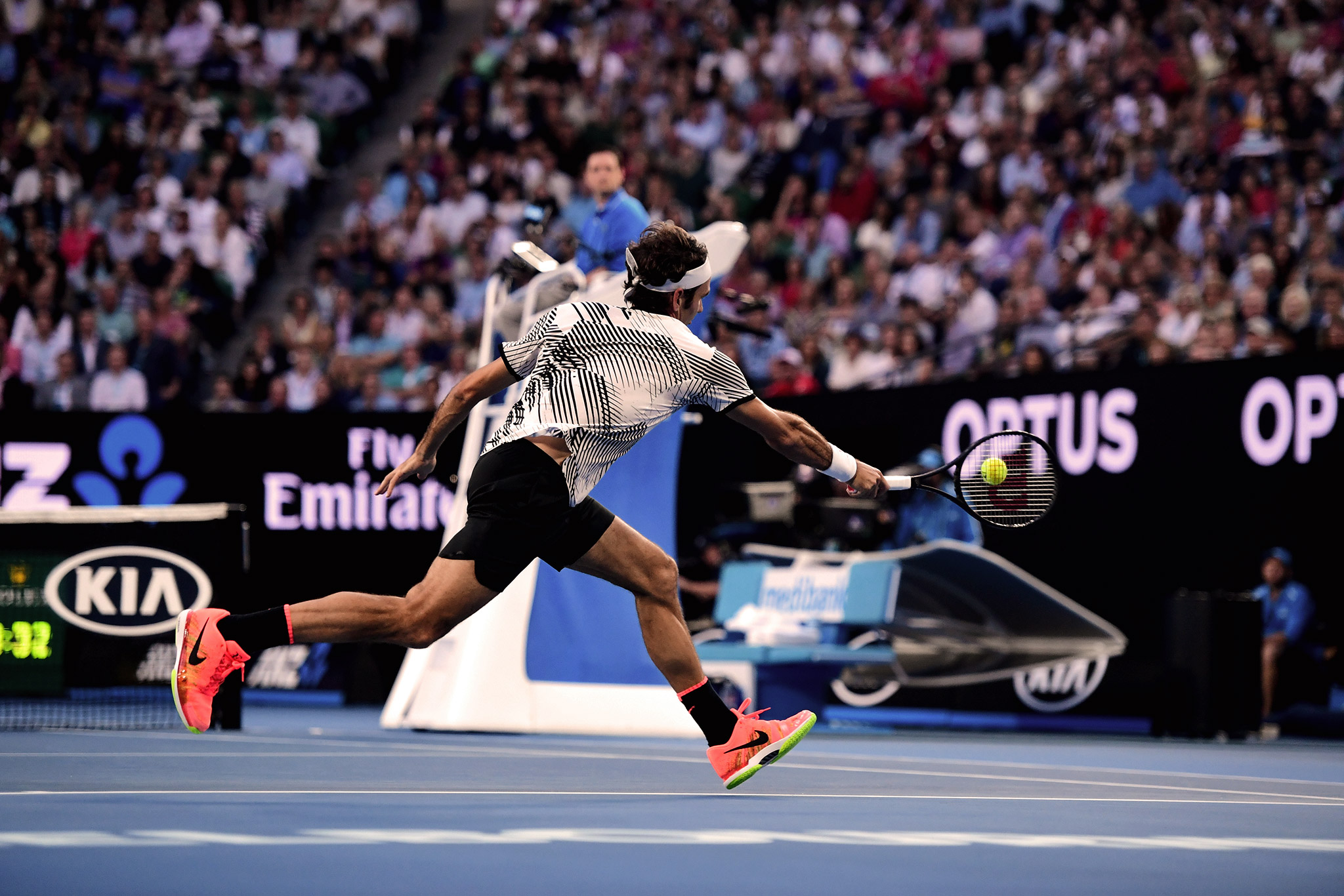 Federer Reaches Sixth Australian Open Final