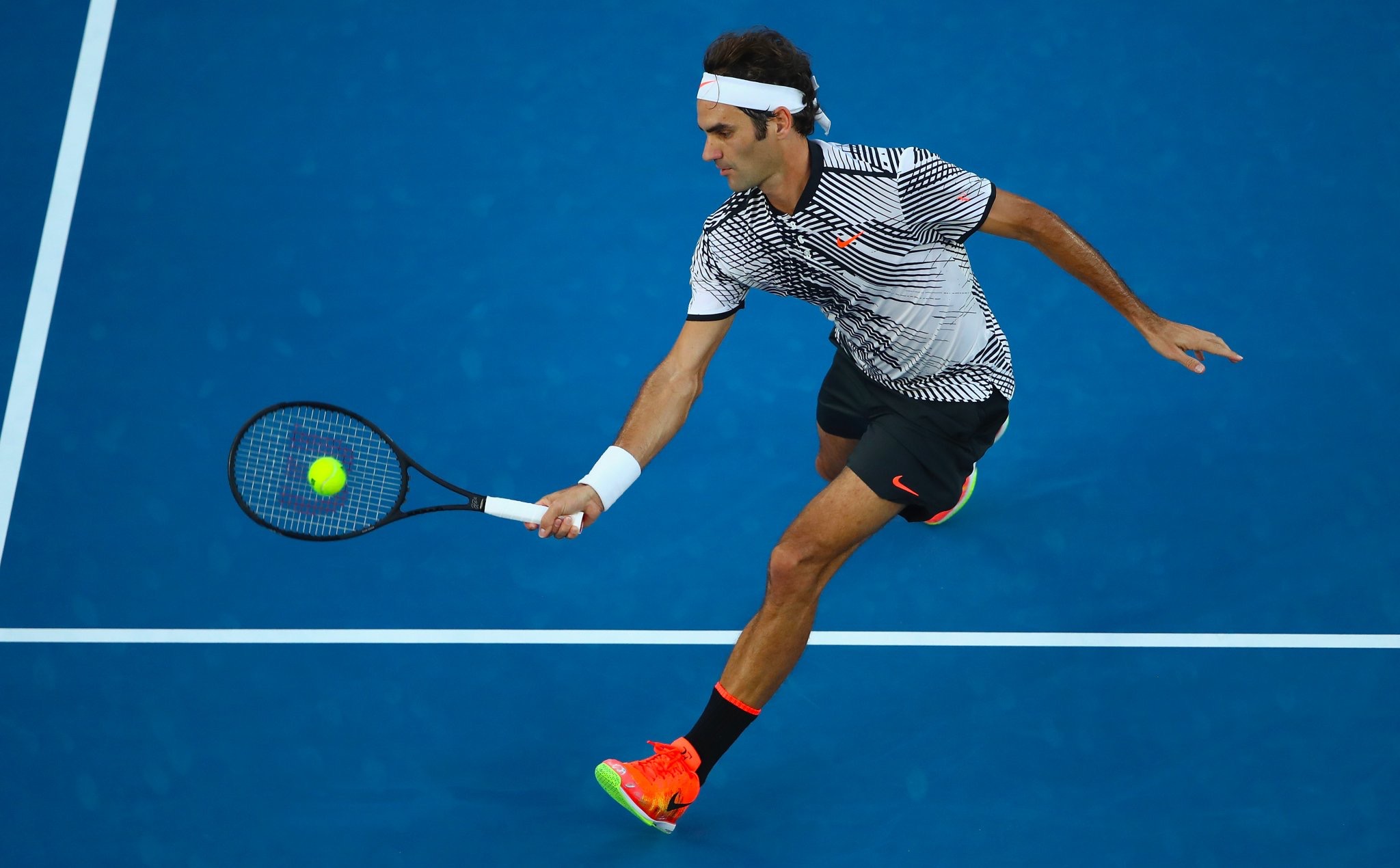 Federer Defeats Nishikori in Five Sets at Australian Open
