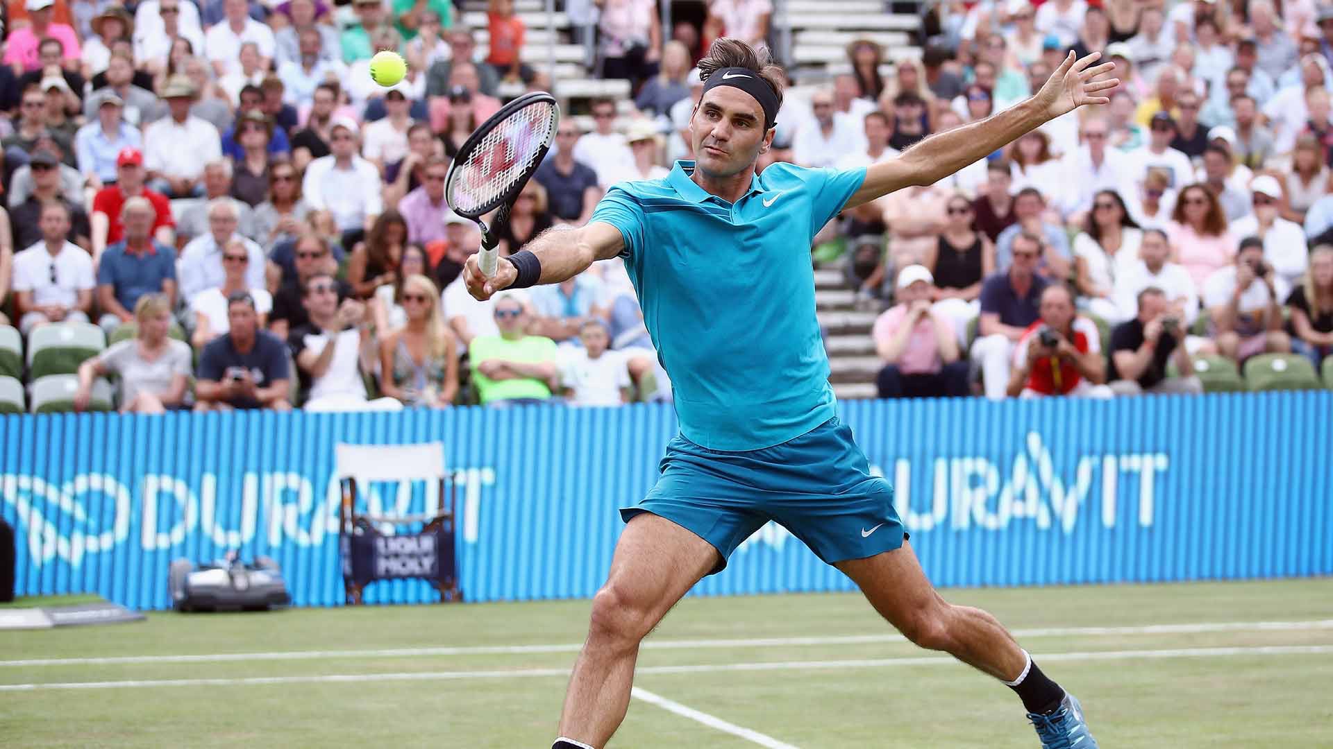 Federer Defeats Kyrgios, Reclaims World #1 Ranking