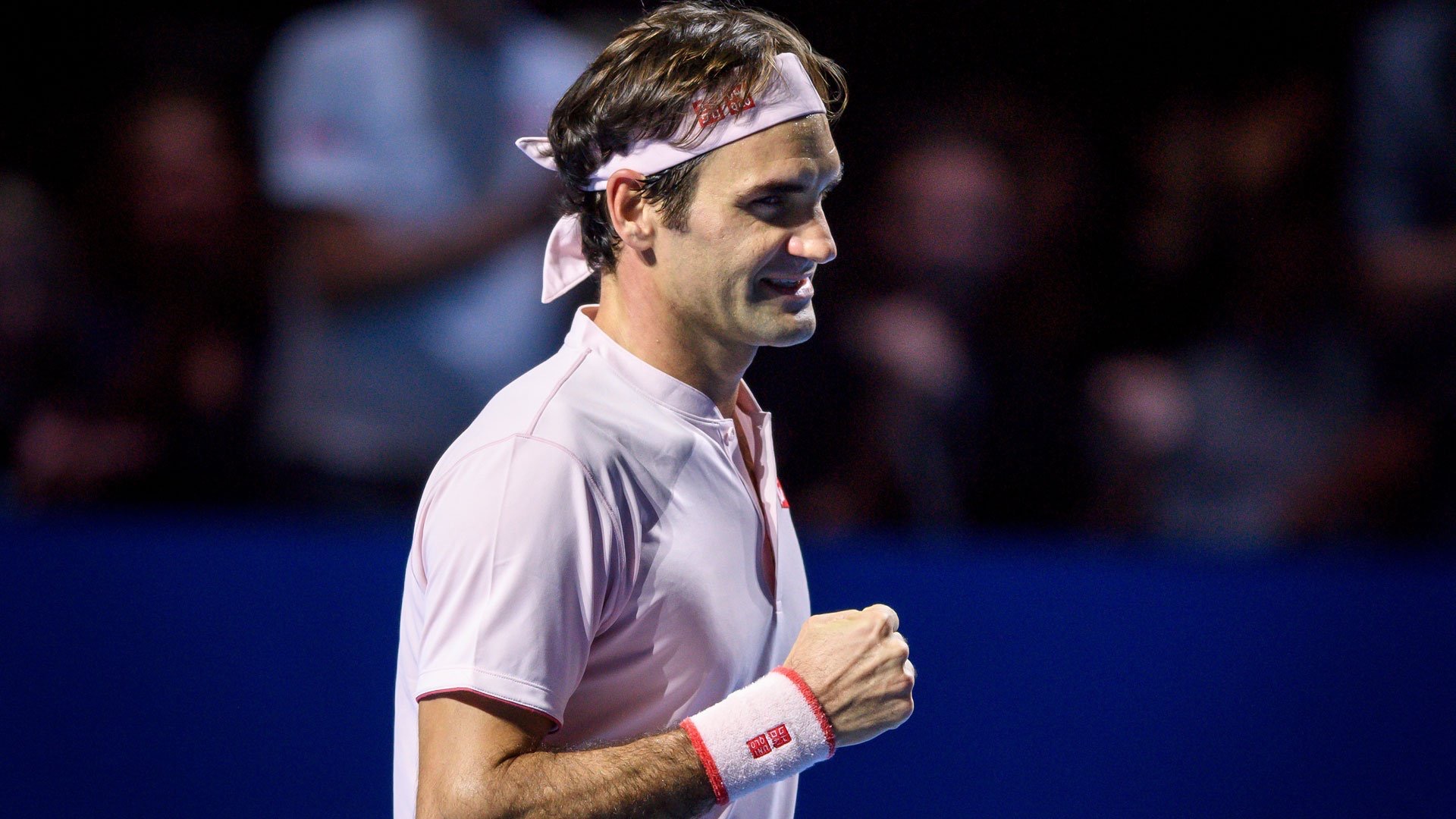 Federer Advances to 12th Consecutive Swiss Indoors Final