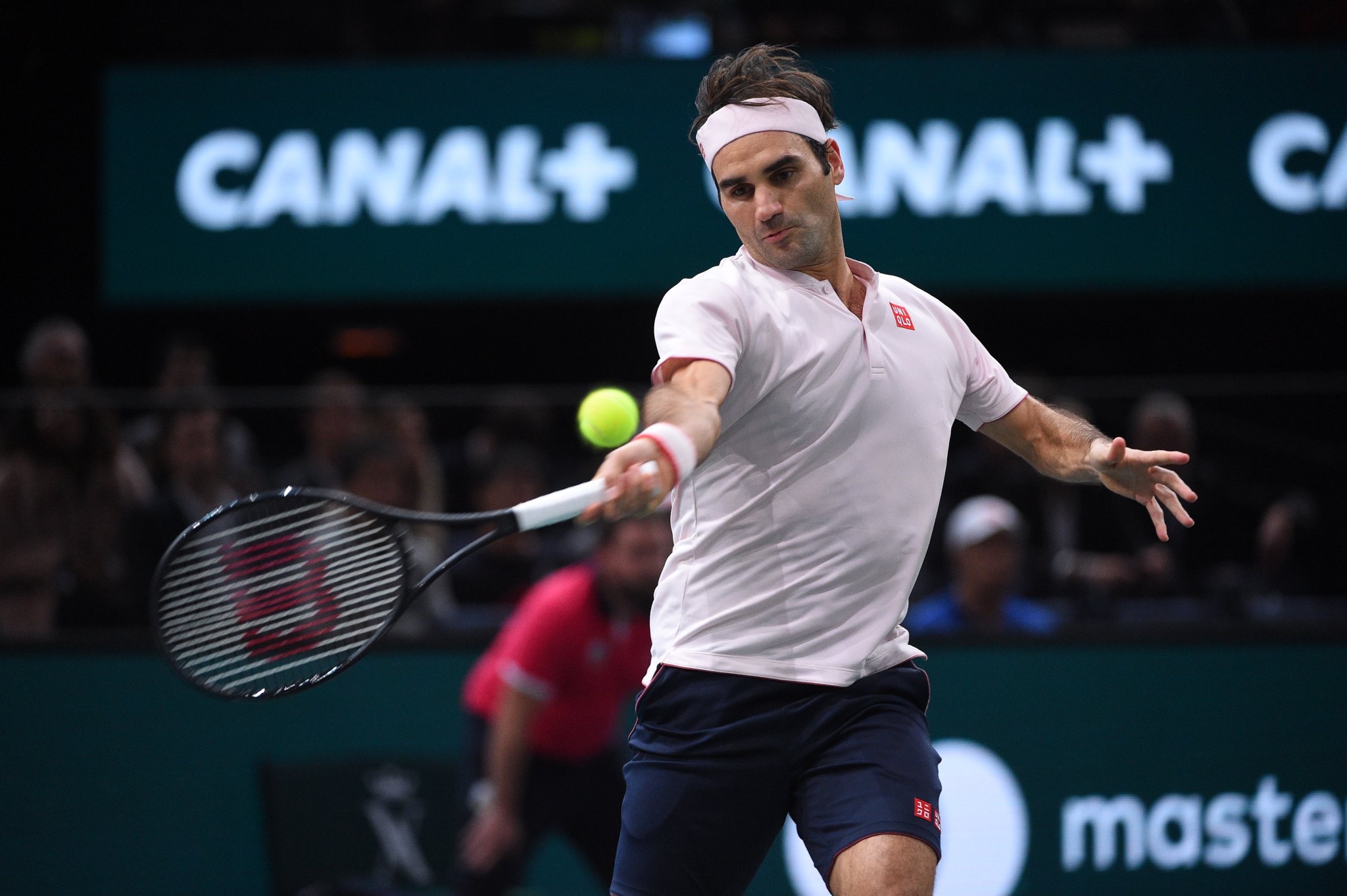 Federer Advances to Paris Masters Semifinals